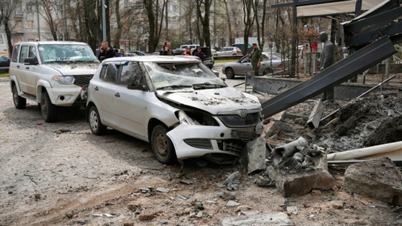 Украинские боевики выпустили три снаряда по Петровскому району Донецка