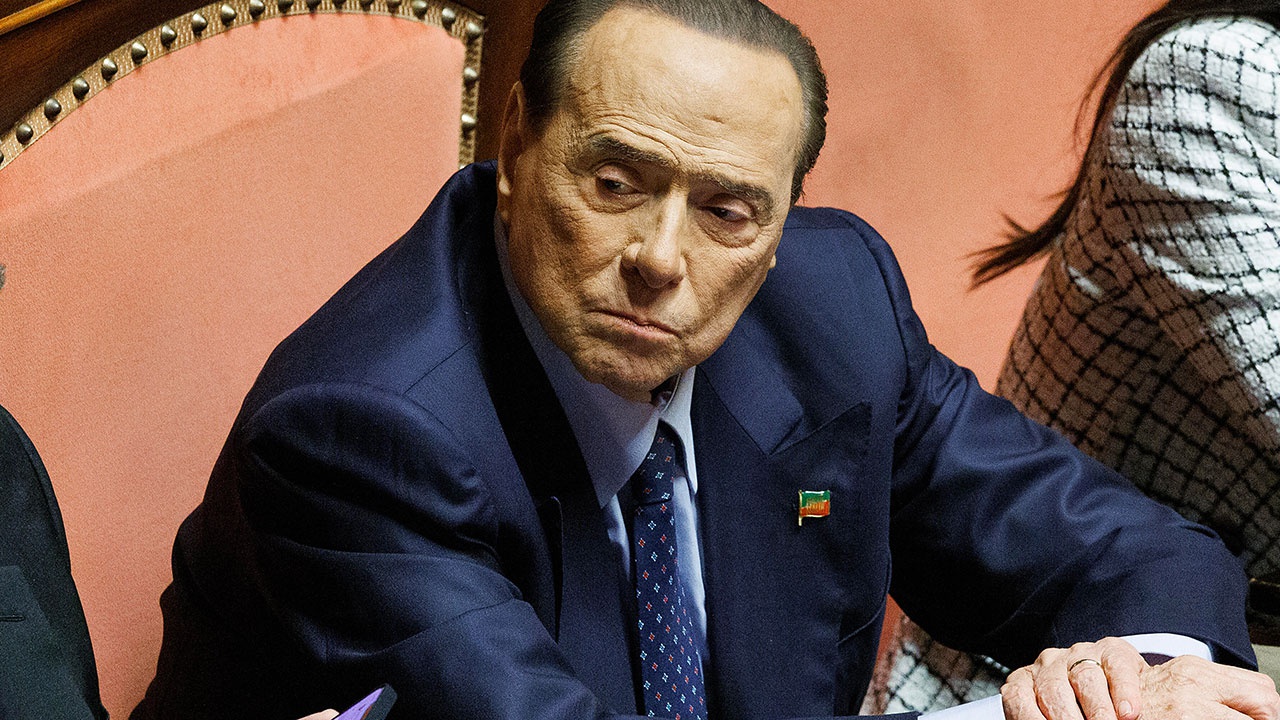 Corriere della Sera: Берлускони перевели из отделения интенсивной терапии