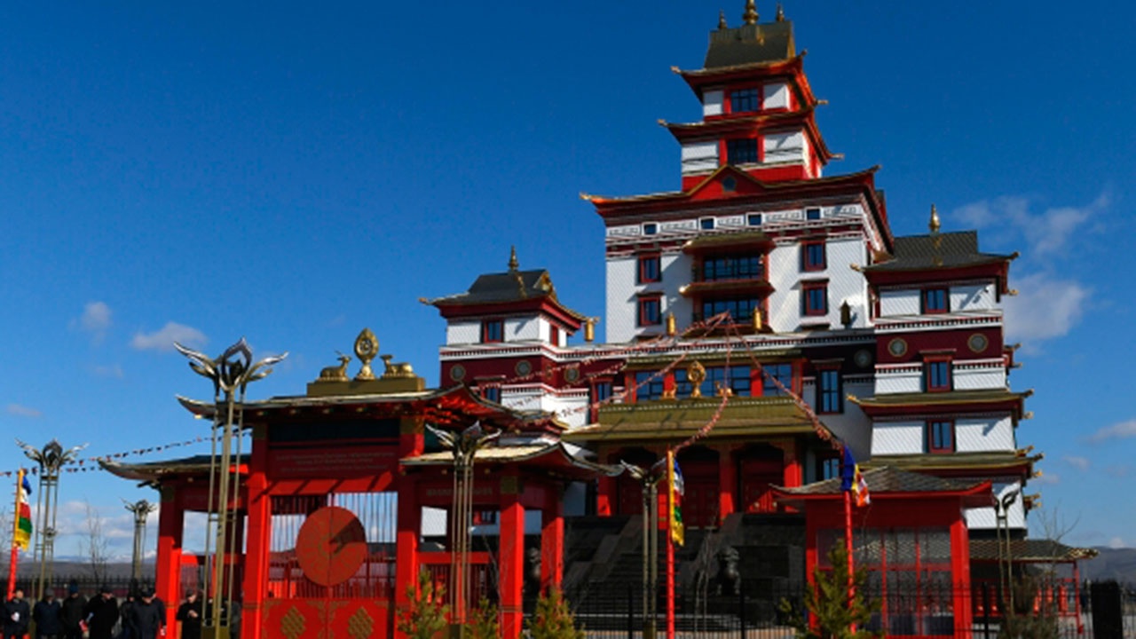 В Тыве откроется крупнейший в России буддийский монастырь