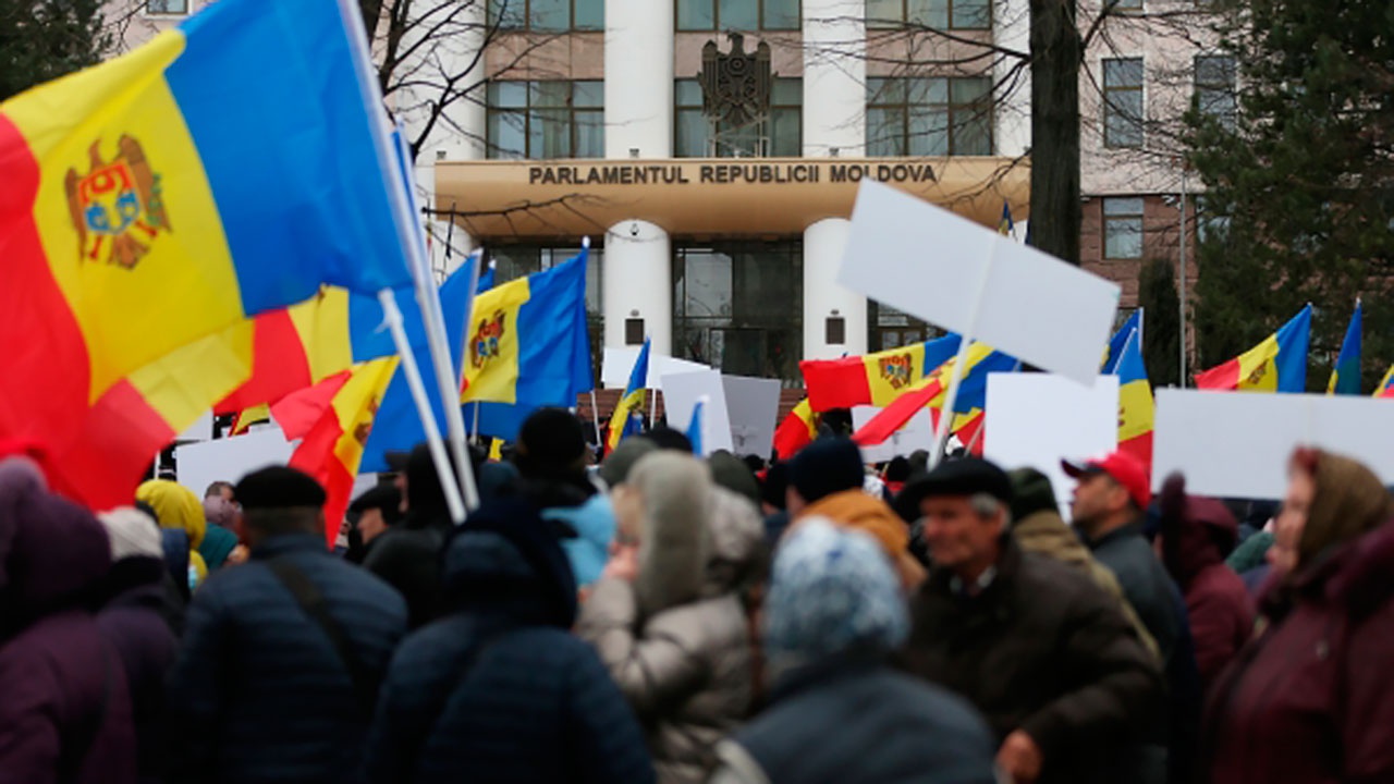 Захарова заявила, что ЕС фактически будет осуществлять внешнее управление Молдавией