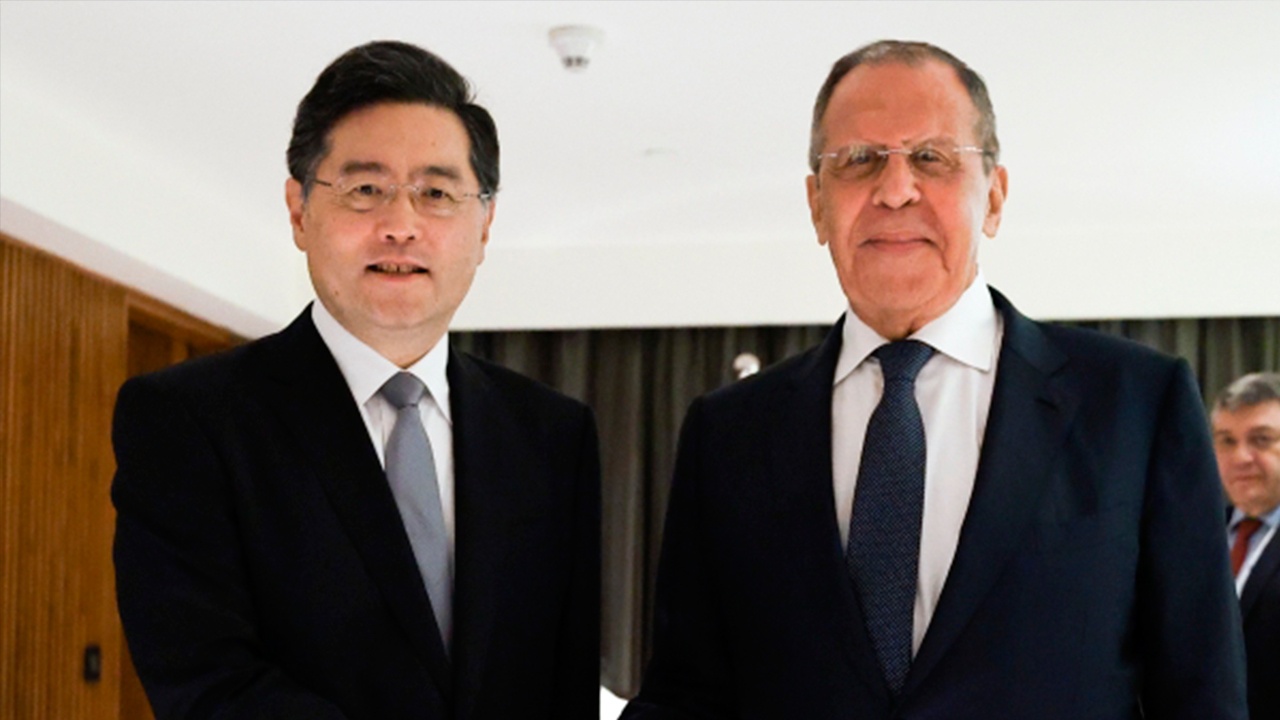 Глава МИД КНР заявил Лаврову о готовности Пекина внести вклад в урегулирование кризиса на Украине