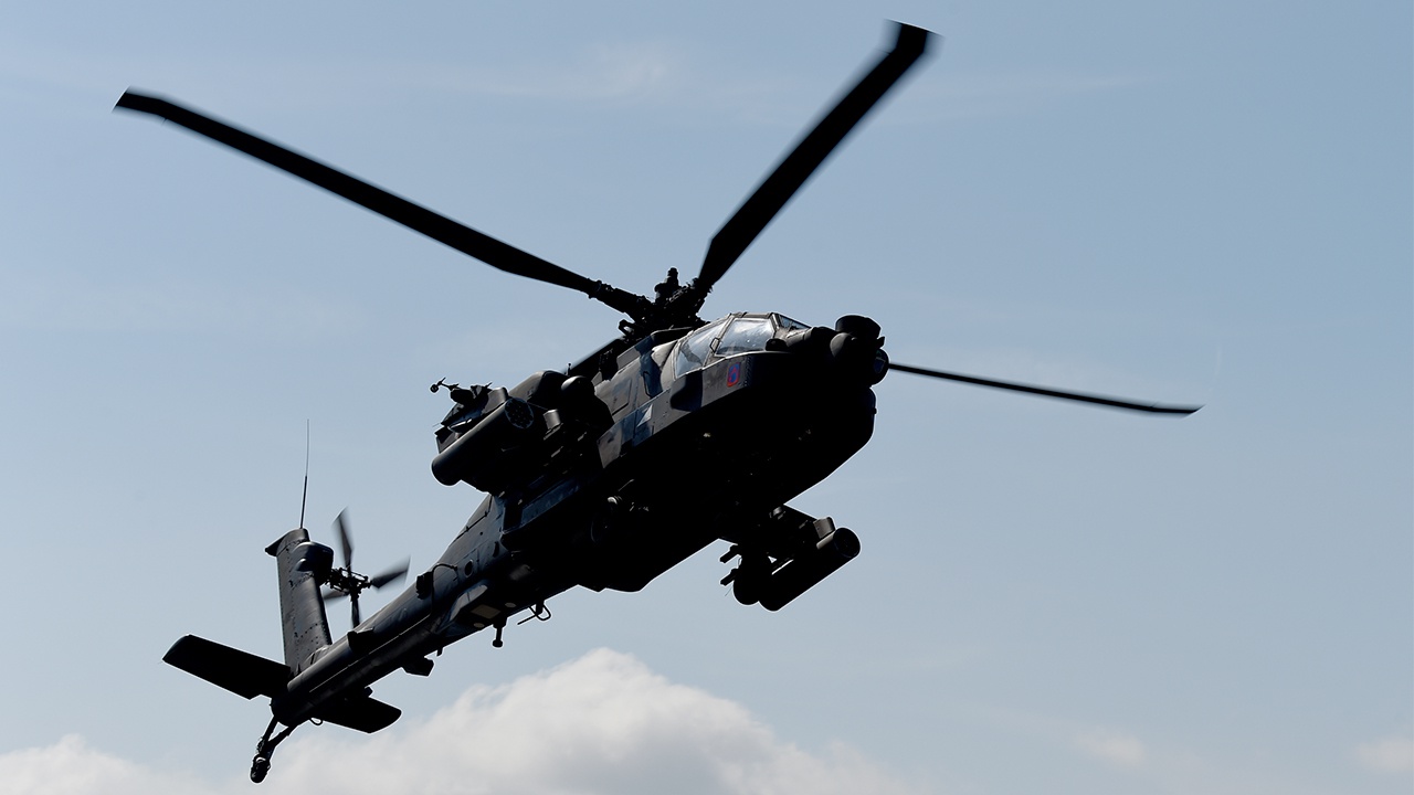 США передаст Польше вертолеты Apache для восточных границ