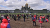 Более 250 деревьев высадили участники акции «Сад Победы» в парке «Патриот»