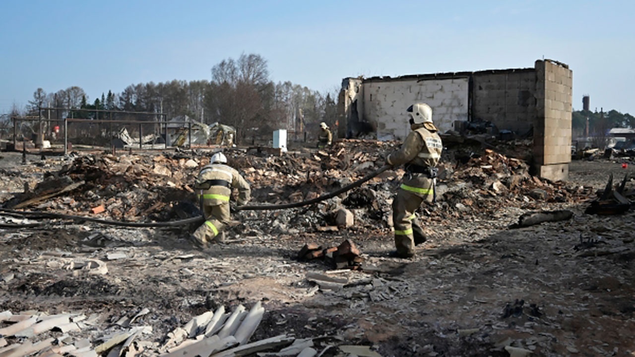 Губернатор Свердловской области заявил о критической ситуации с пожарами в регионе