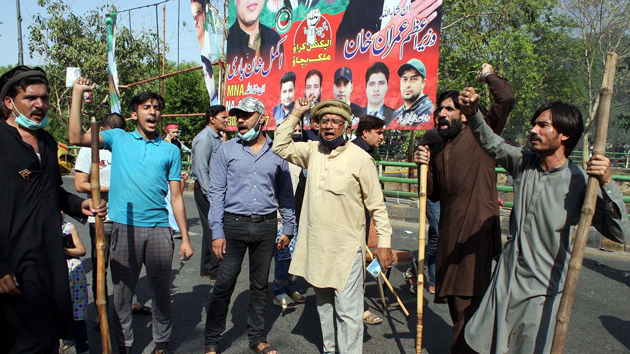 Экс-премьеру Пакистана Имрану Хану назначили арест на 8 дней