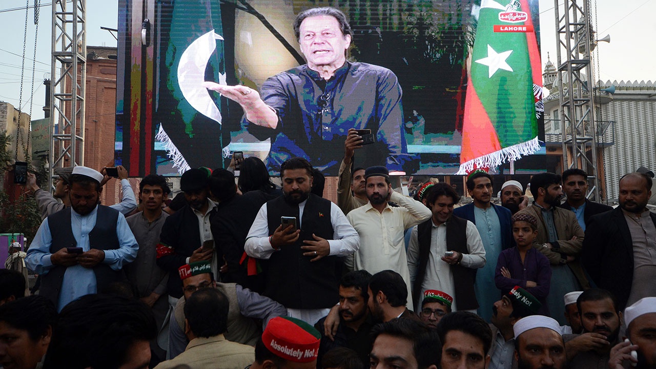 Верховный суд признал незаконным арест экс-премьера Пакистана Имрана Хана 
