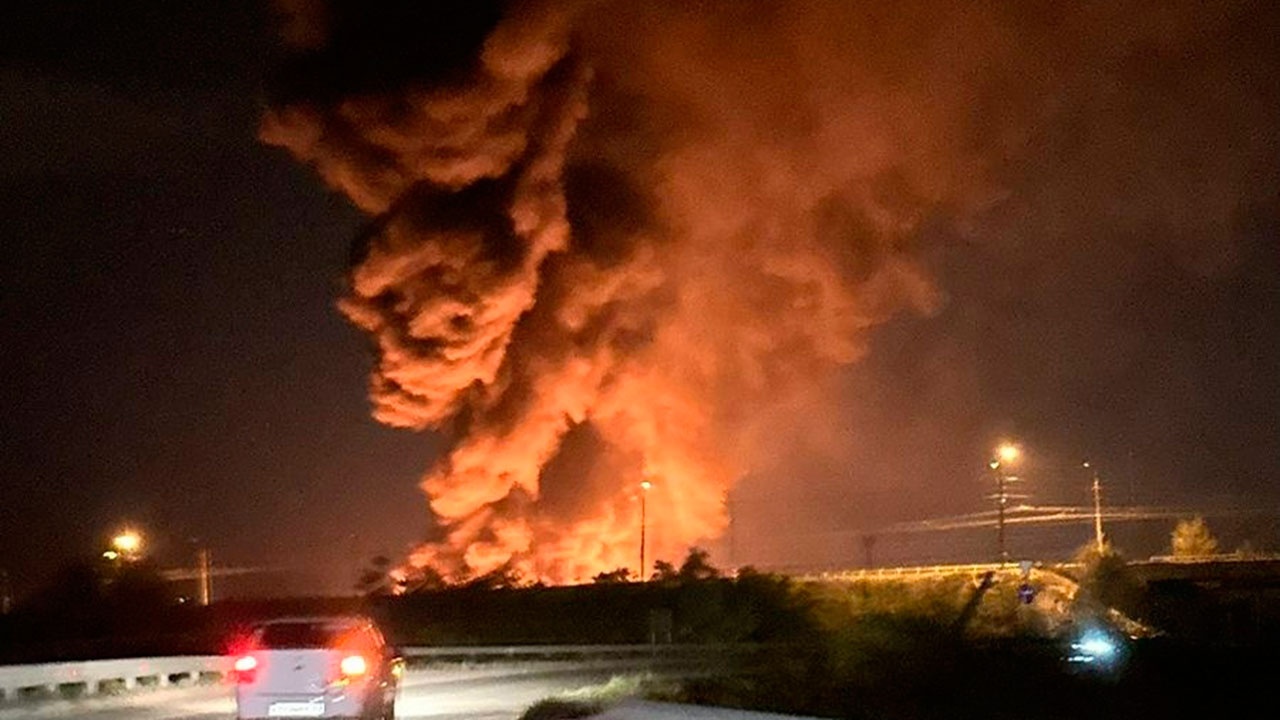 Что горит в тольятти сейчас. Пожар на предприятии. Пожар фото. Пожар в городе. Пожар в Тольятти.