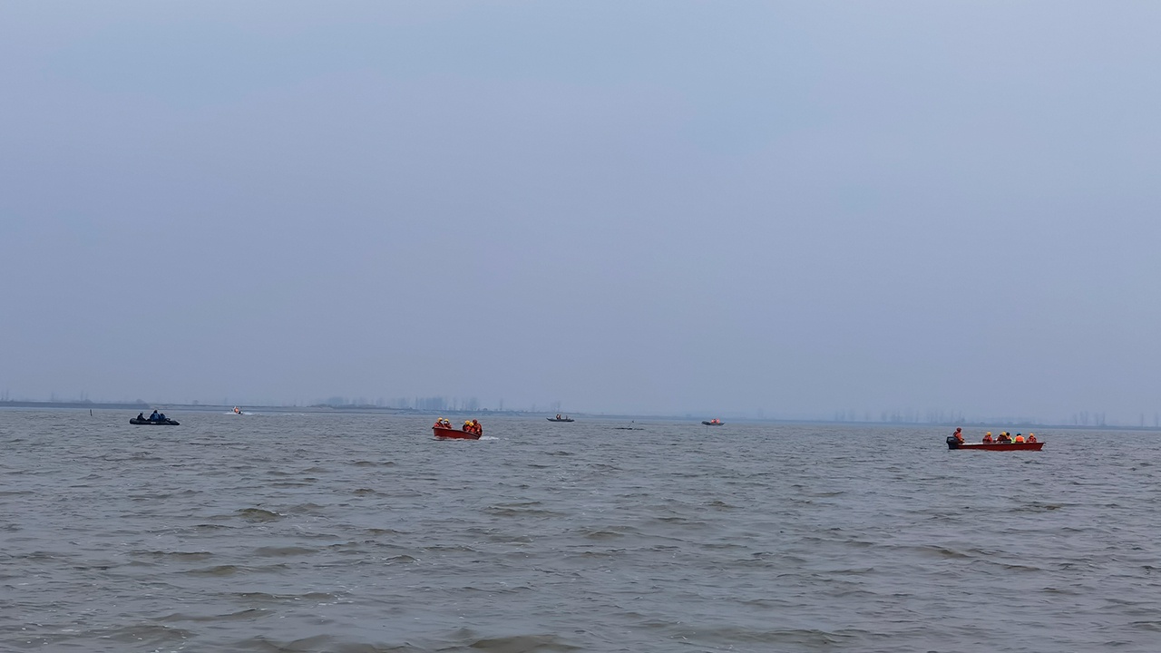 39 человек пропали после крушения рыболовецкого судна КНР в Индийском океане