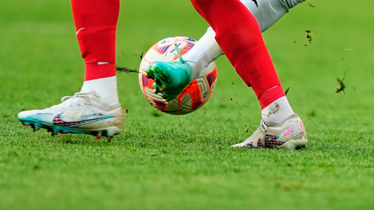 ФИФА продлила разрешение приостанавливать контракты с клубами из РФ и Украины