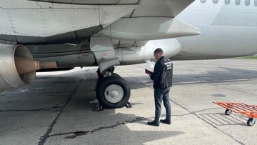 Самолет выкатился за пределы ВПП в Новокузнецке
