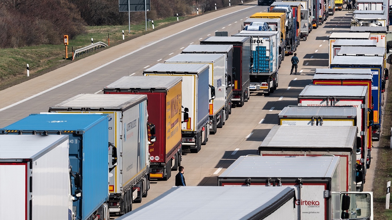 Польша с 1 июня закроет границу для грузовиков с российскими и белорусскими номерами