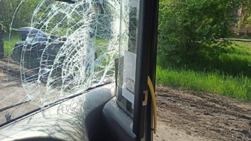 В Омске автобус снес инспектора ГИБДД и остановленного им водителя