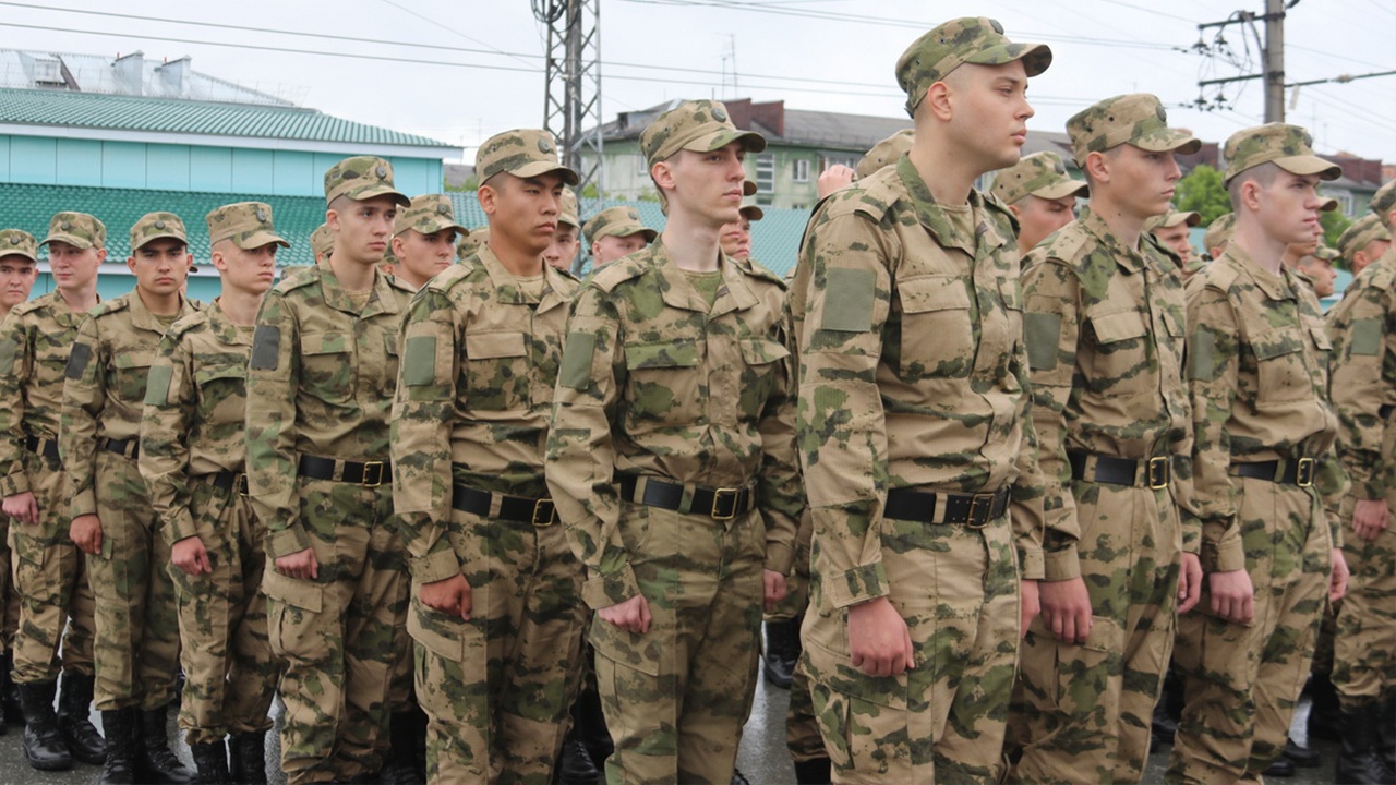 Армия 2023 срок. Военная форма. Форма в армии. Армейская форма. Российская Военная форма.