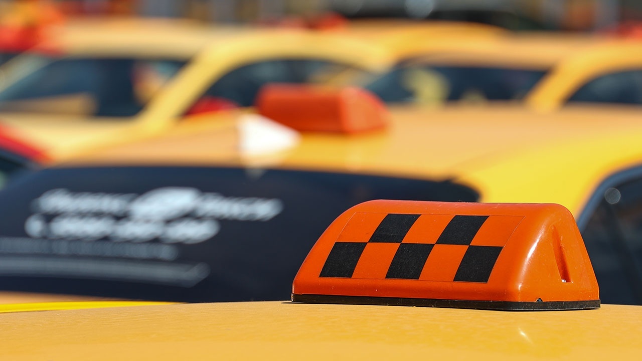 Мишустин подписал указ, предоставляющий ФСБ круглосуточный доступ к данным о заказах легкового такси