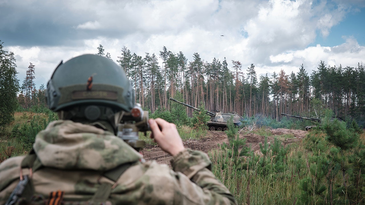 Фото военных в лесу