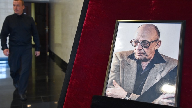 Своеобразный голос эпохи: в Москве простились с Леонидом Володарским