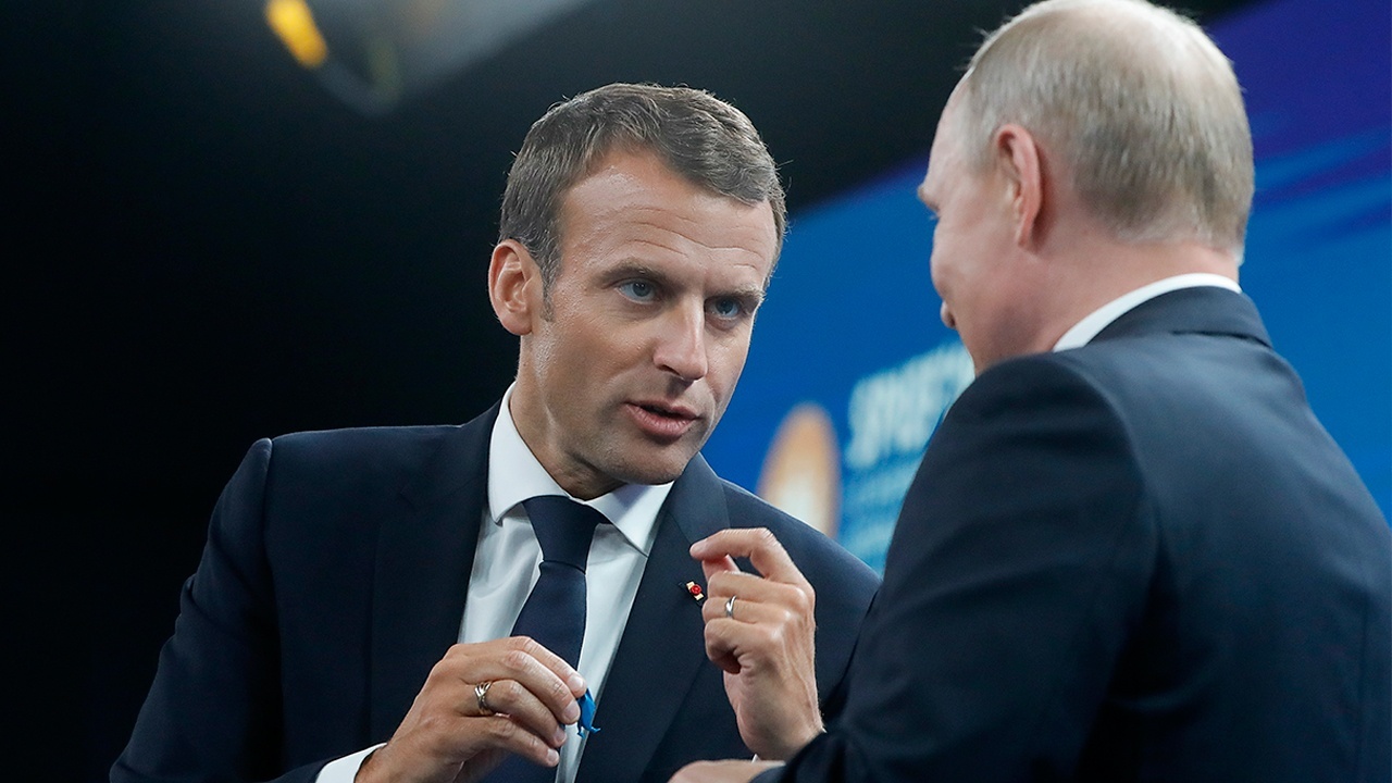Le Point: Макрон назвал условия для переговоров с Путиным