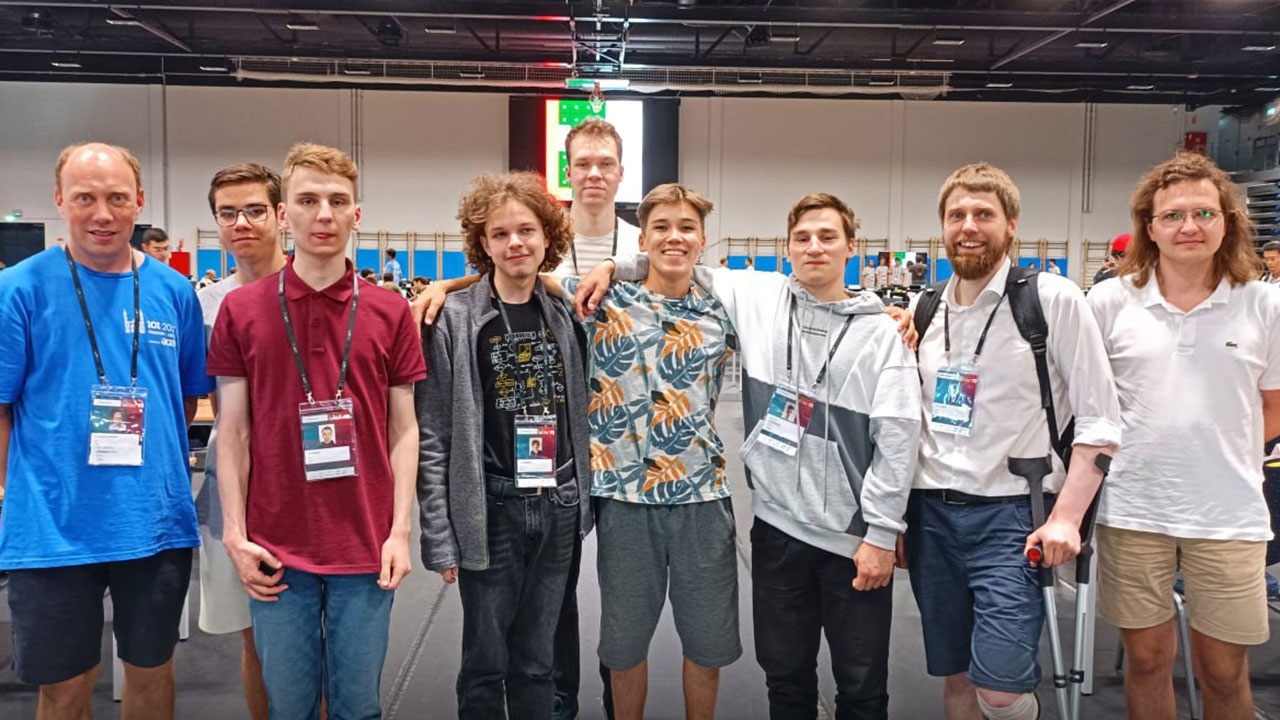 Московские школьники взяли «золото» на Международной олимпиаде по информатике