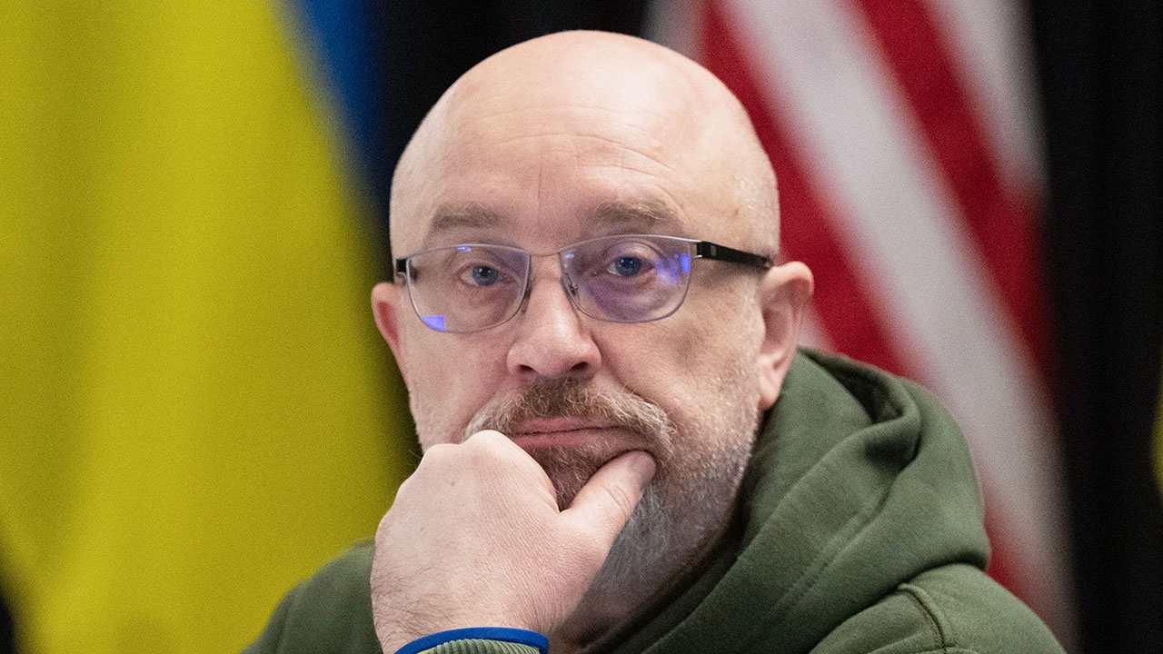 Зеленский отправил в отставку министра обороны Резникова