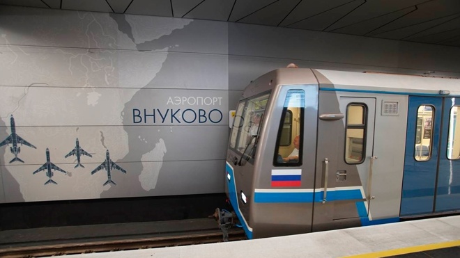 Авиаконструкторы и их творения: как выглядит станция «Аэропорт Внуково»