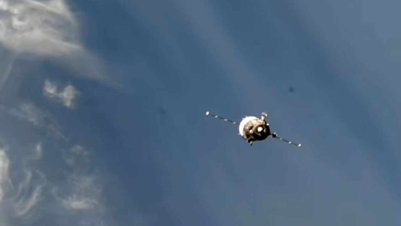 Космонавты корабля «Союз МС-24» перешли на МКС