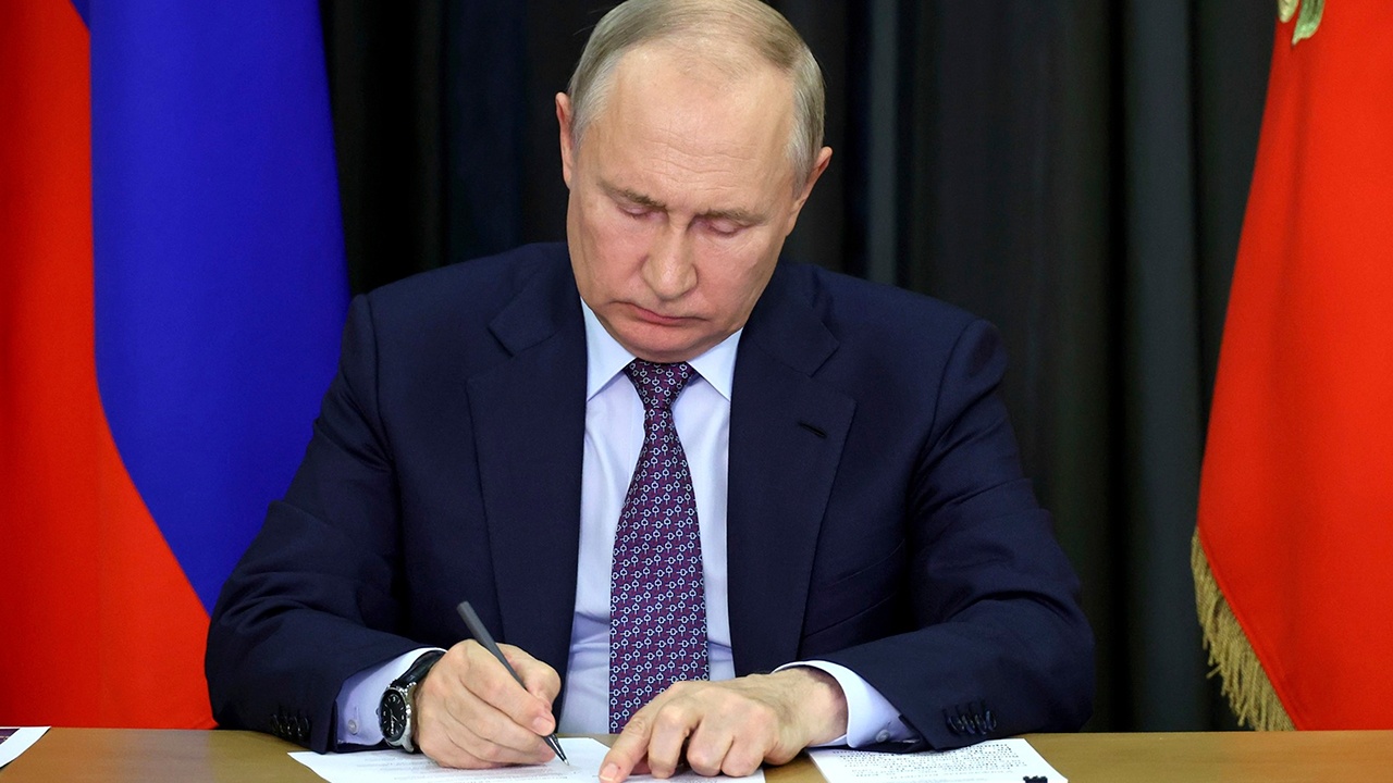 Путин подписал указ о введении в России цифрового паспорта