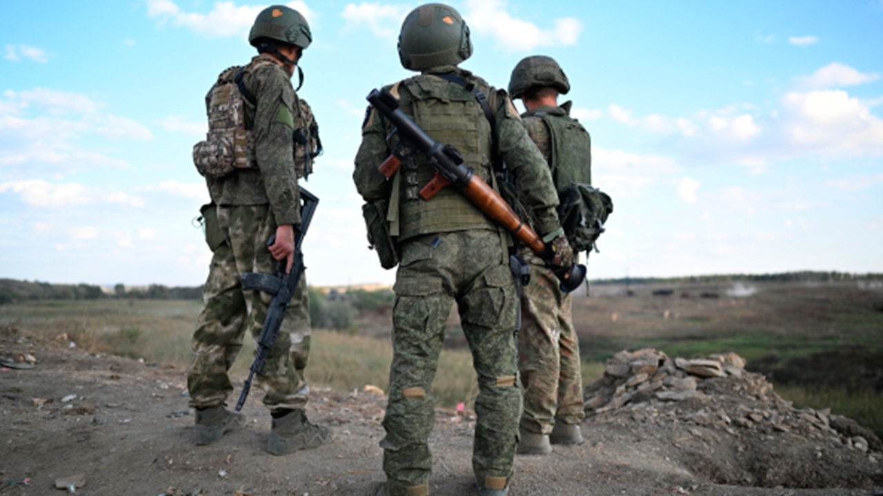 Российские военные на Донецком направлении отразили 7 атак боевиков