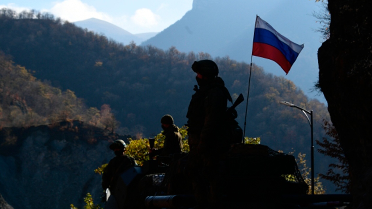 Миротворцы РФ сообщили о стрельбе в Карабахе по всей линии соприкосновения