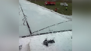 «Маленько дрифтанул»: кадры из выкатившегося самолета в Перми