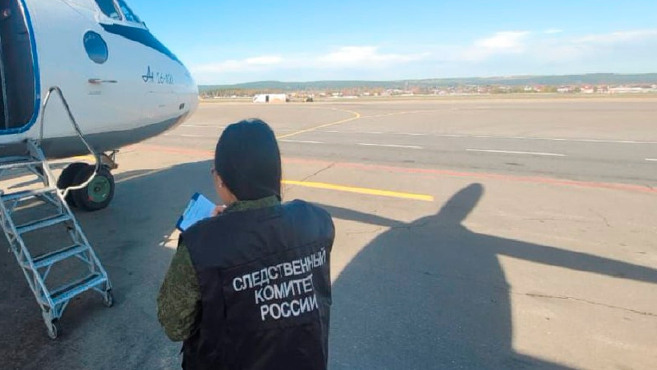 Самолет Ан-26 аварийно сел в аэропорту Иркутска из-за отказа двигателя