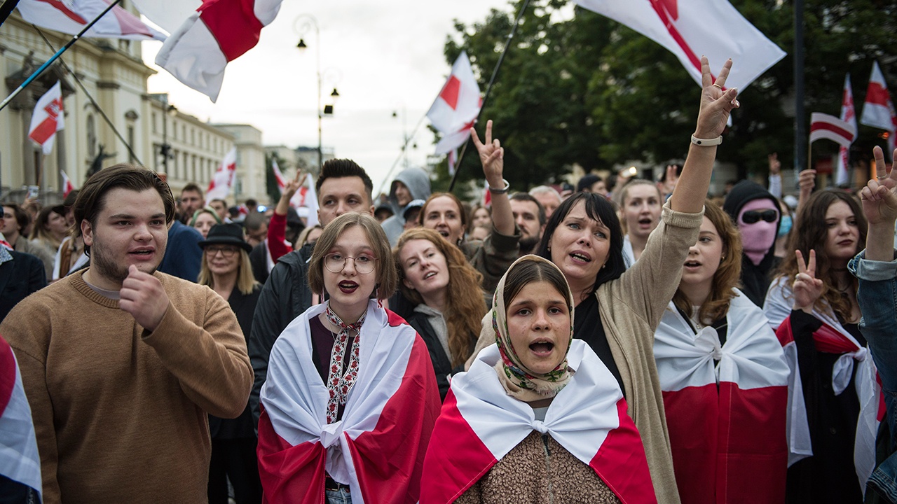 Более миллиона поляков вышли на марш против правящей партии в Варшаве