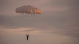 Суворовцы совершили свои первые прыжки на аэродроме ДОСААФ в Подмосковье