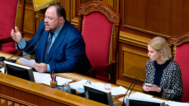 Спикер Рады Стефанчук призвал ущемлять права русских на Украине Спикер Рады Стефанчук призвал ущемлять права русских на Украине