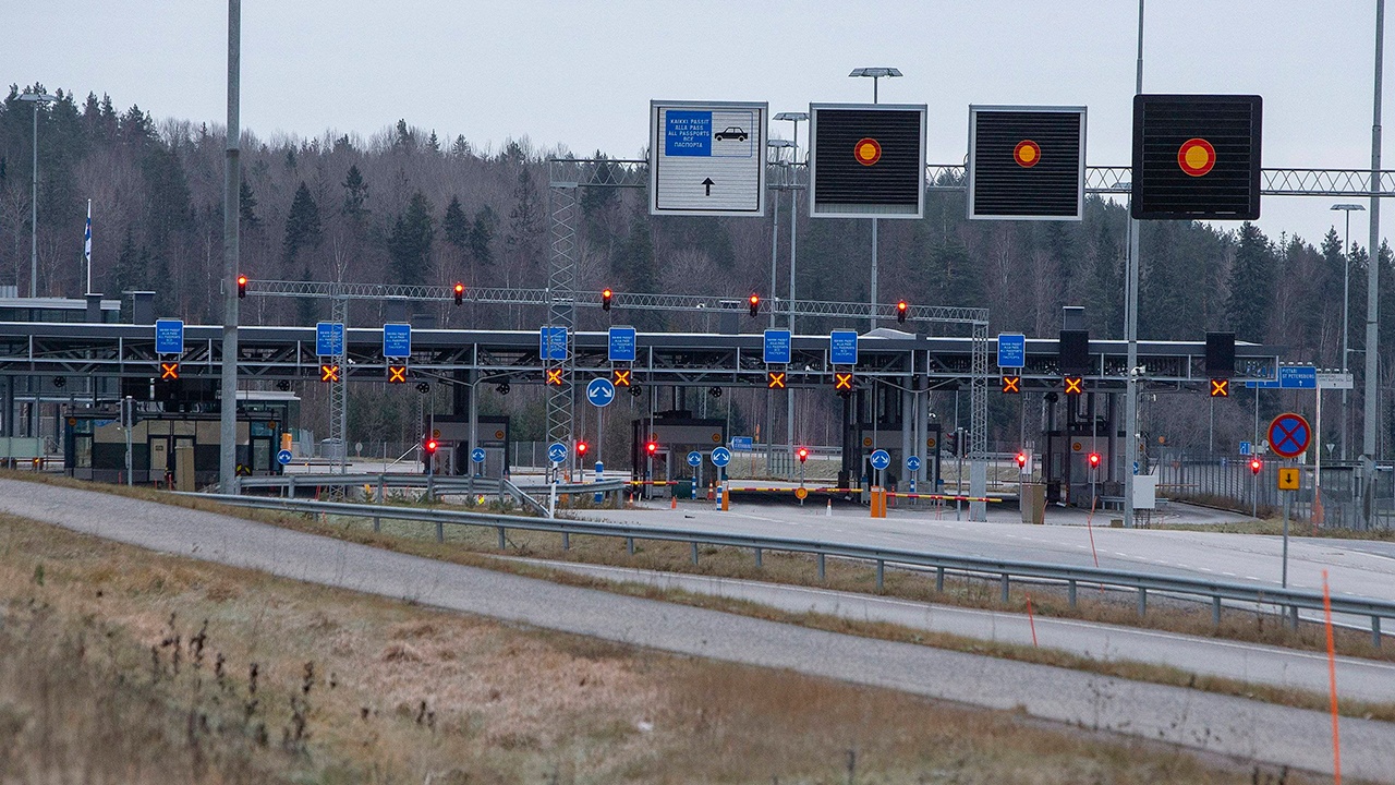 В финской Лапландии военные начали возводить заграждения на границе с РФ