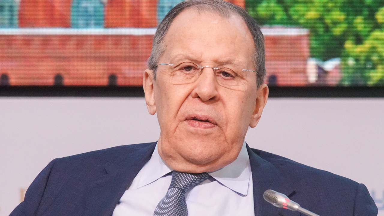 Лавров прилетел на переговоры в соседнюю с Ираном страну