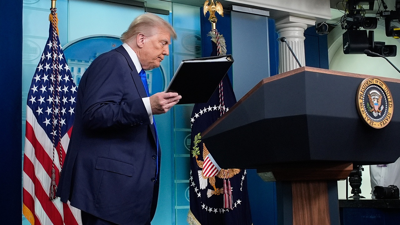 Трамп заявил, что предотвратил войну Сербии против Косово