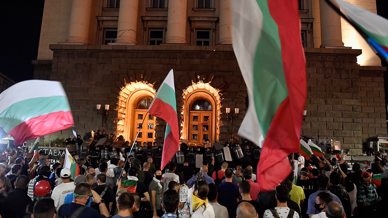 В Болгарии прошла волна акций против введения евро