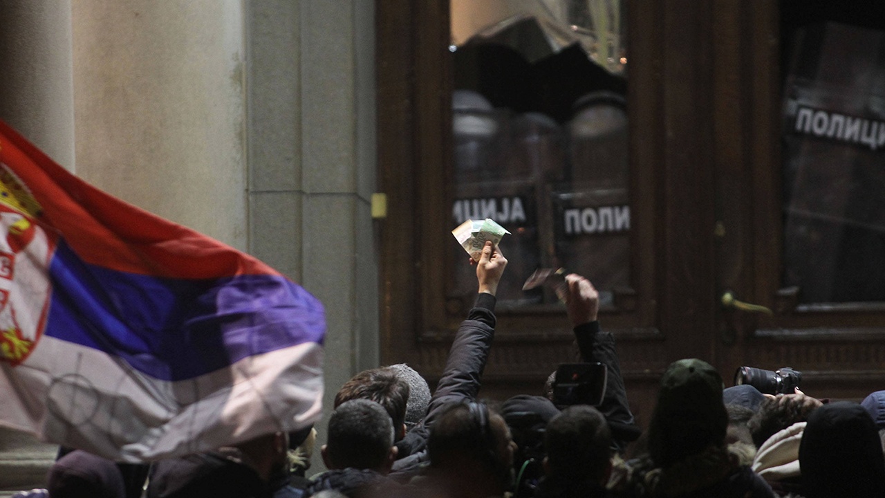 Политолог Хасанов: протесты в Сербии с целью сменить власть вряд ли что-то изменят