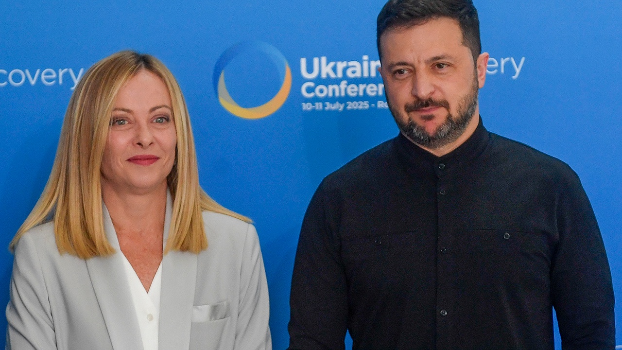 L’AntiDiplomatico: Мелони пригласила Зеленского на ужин и напомнила ему о долгах