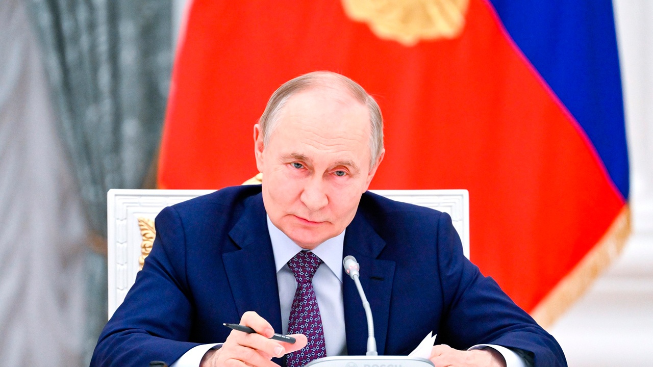 Путин поздравил школьников с победой на Международной олимпиаде по химии в ОАЭ
