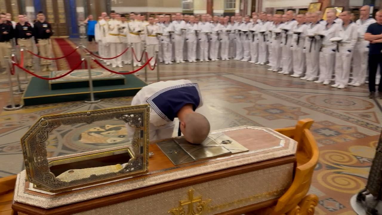 В Кронштадт доставили мощи адмирала Ушакова в преддверии Дня ВМФ