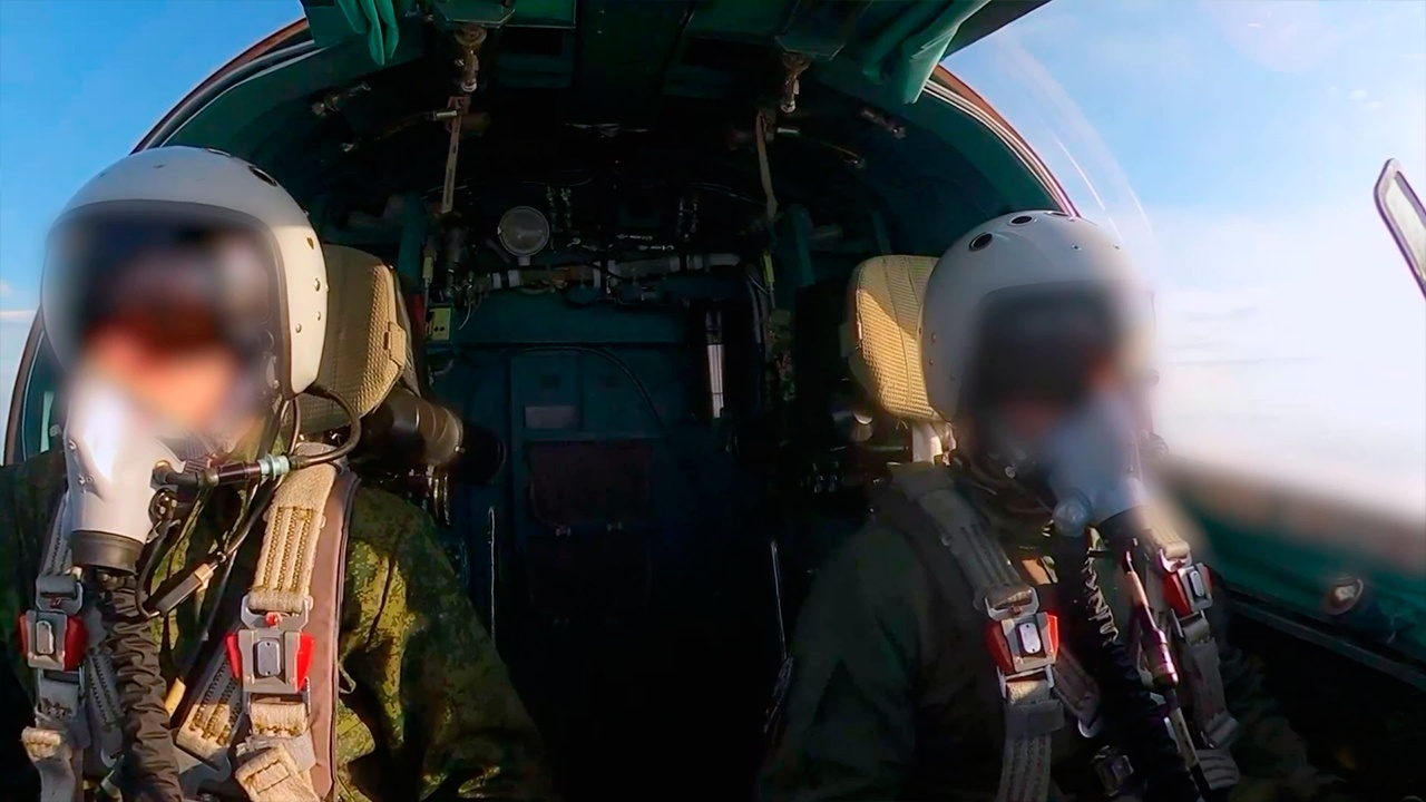 Экипаж Су-34 сровнял с землей украинский пункт управления беспилотниками