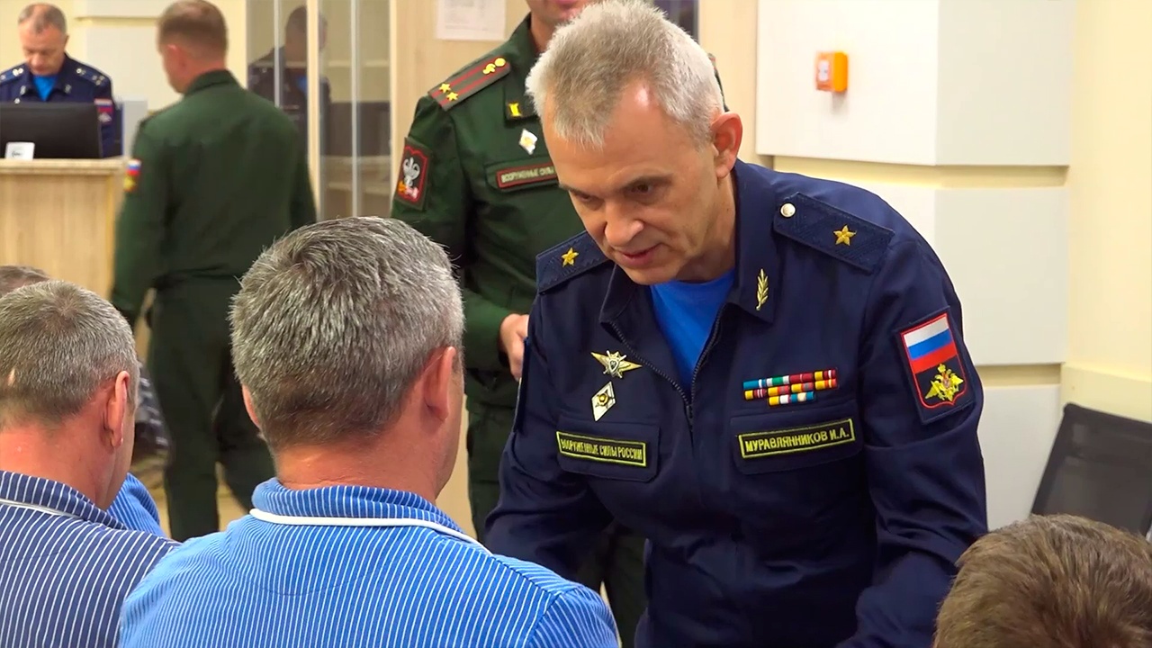 Бойцам СВО вручили дипломы и госнаграды в Военно-медицинской академии им. Кирова