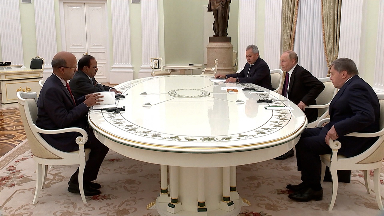 Шойгу и Ушаков приняли участие во встречи Путина и советника премьера Индии