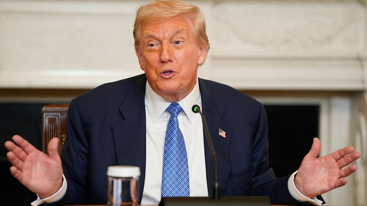Bloomberg: в ЕС хотят переговорить с Трампом до его встречи с Путиным
