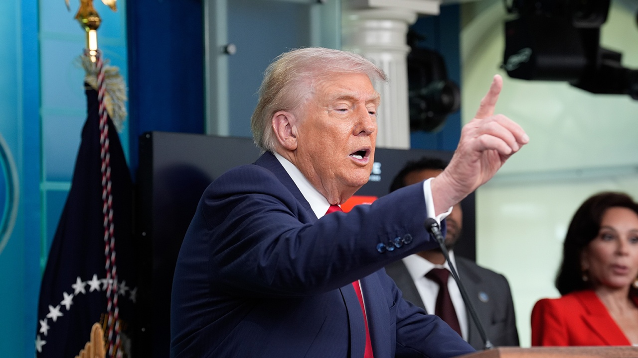 Встреча Путина и Трампа на Аляске — возможные темы, провокации ЕС. Что известно