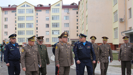 Киргизия кант военный городок