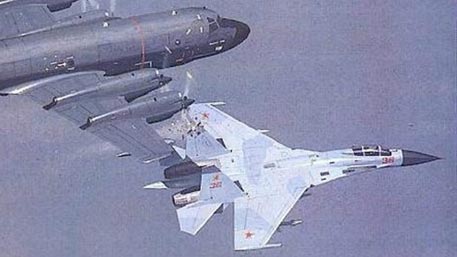 Иду на таран: как наш Су-27 атаковал самолет НАТО