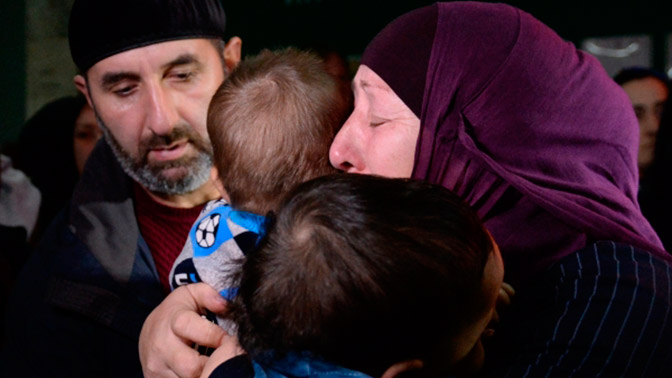 Минобороны РФ вернуло на родину более 40 российских детей из Сирии