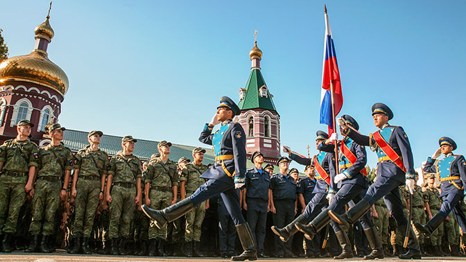 Главком ВКС поздравил курсантов воронежской академии ВВС с 1 сентября